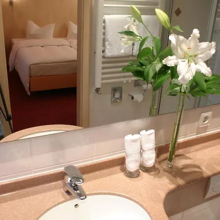 Hotel Am Schwimmbad Hattersheim am Main
