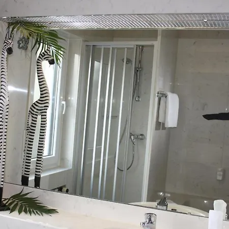 Hotel Am Schwimmbad 3*